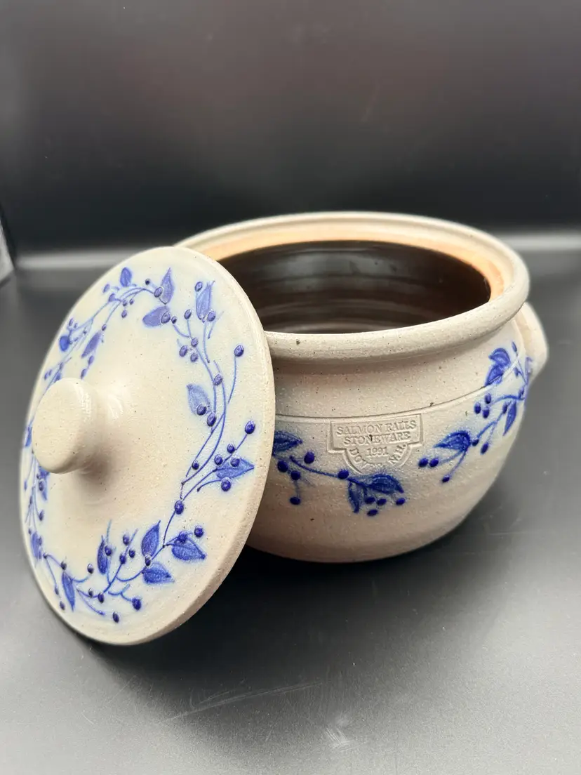 Vintage Salmon Falls Pottery Stoneware Bean Pot w/ Lid Blueberry Vine 1991 Salt
