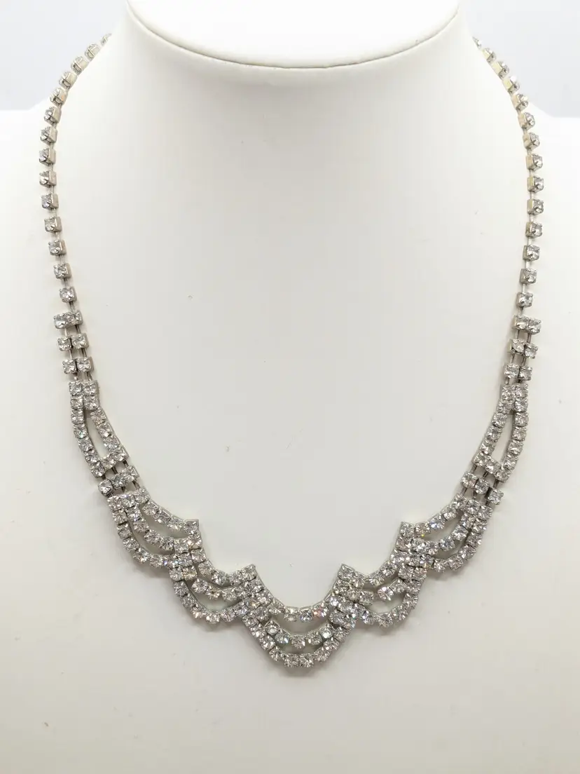 Vintage Style Silver Tone Rhinestone Scalloped Necklace