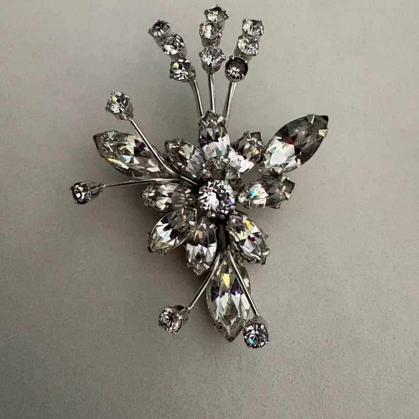 Signed 1950’s Albert Weiss Brilliant Rhinestone Brooch