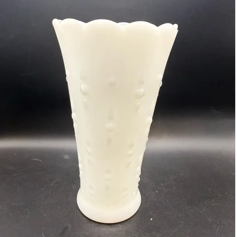 Anchor Hocking Milk Glass Tear Drop And Pearls Vase - 7 In