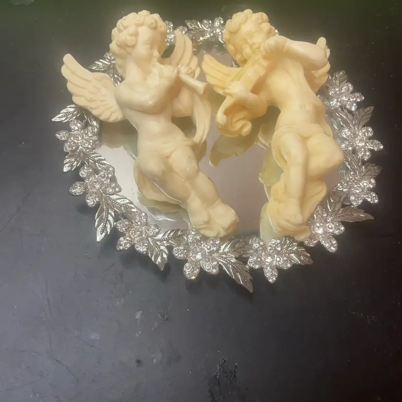 Gorgeous Pair of Composite resemles Carrara Marble 6” Cherub Musical Angels Made In Italy