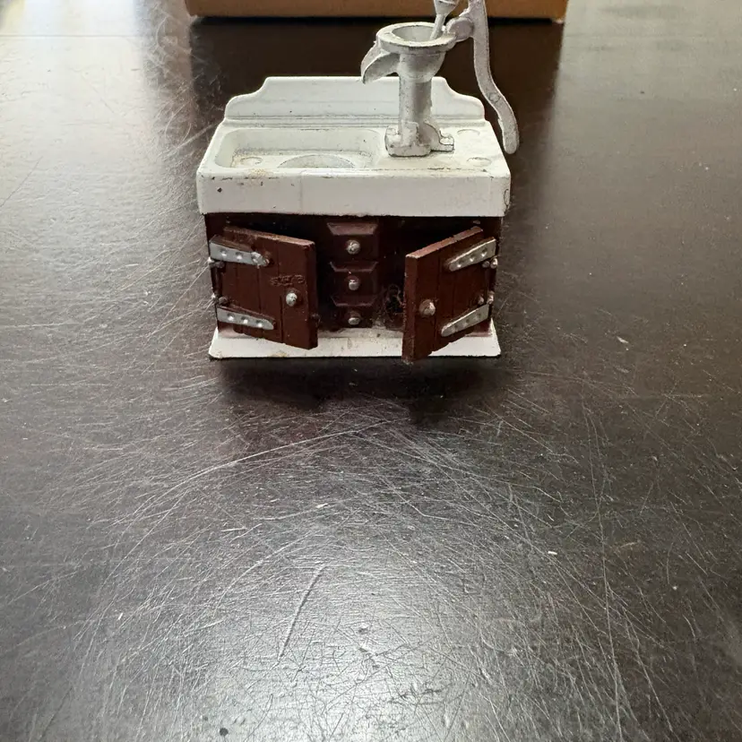 Sink With Water Pump
