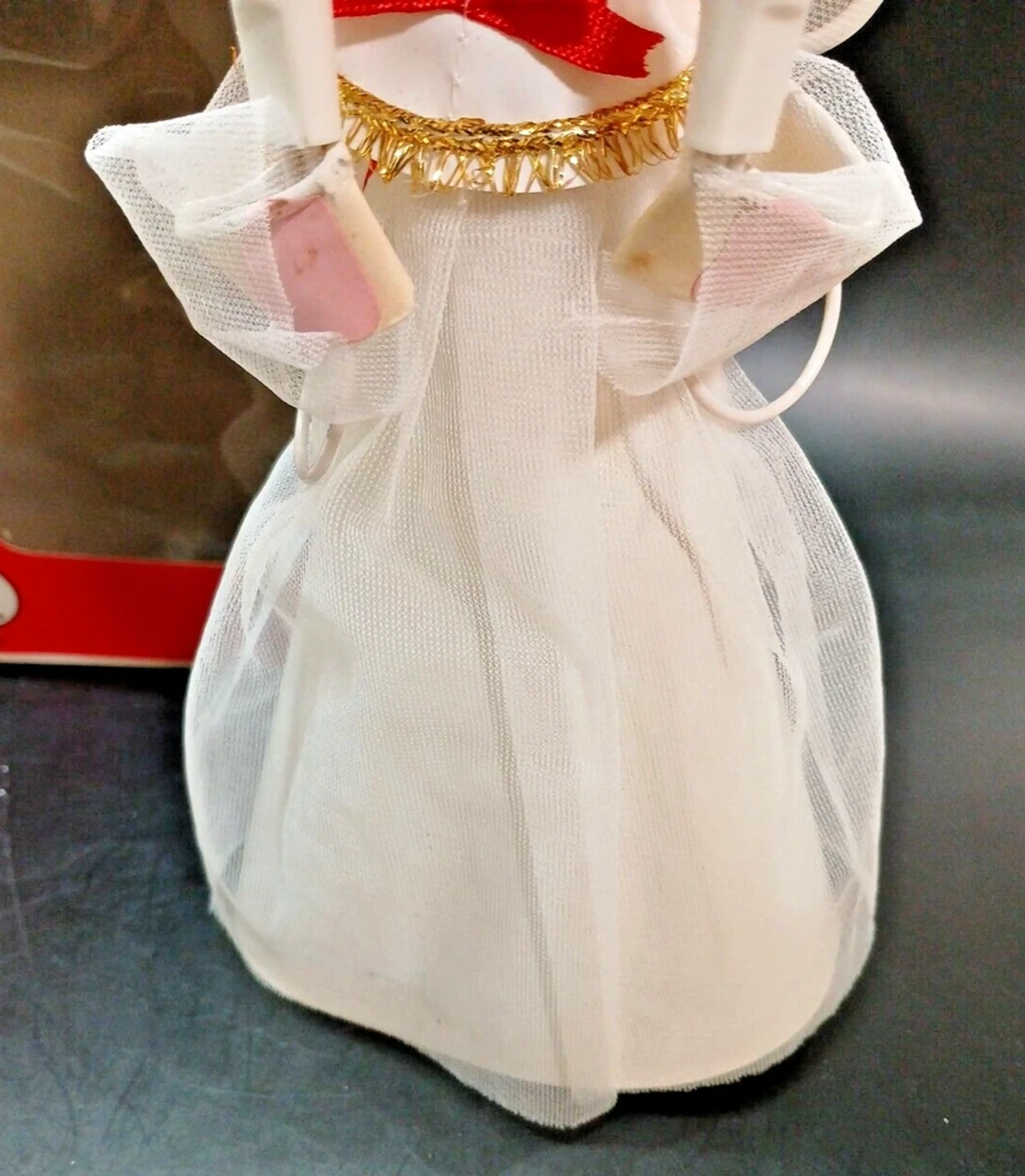 Image 4 of 19
