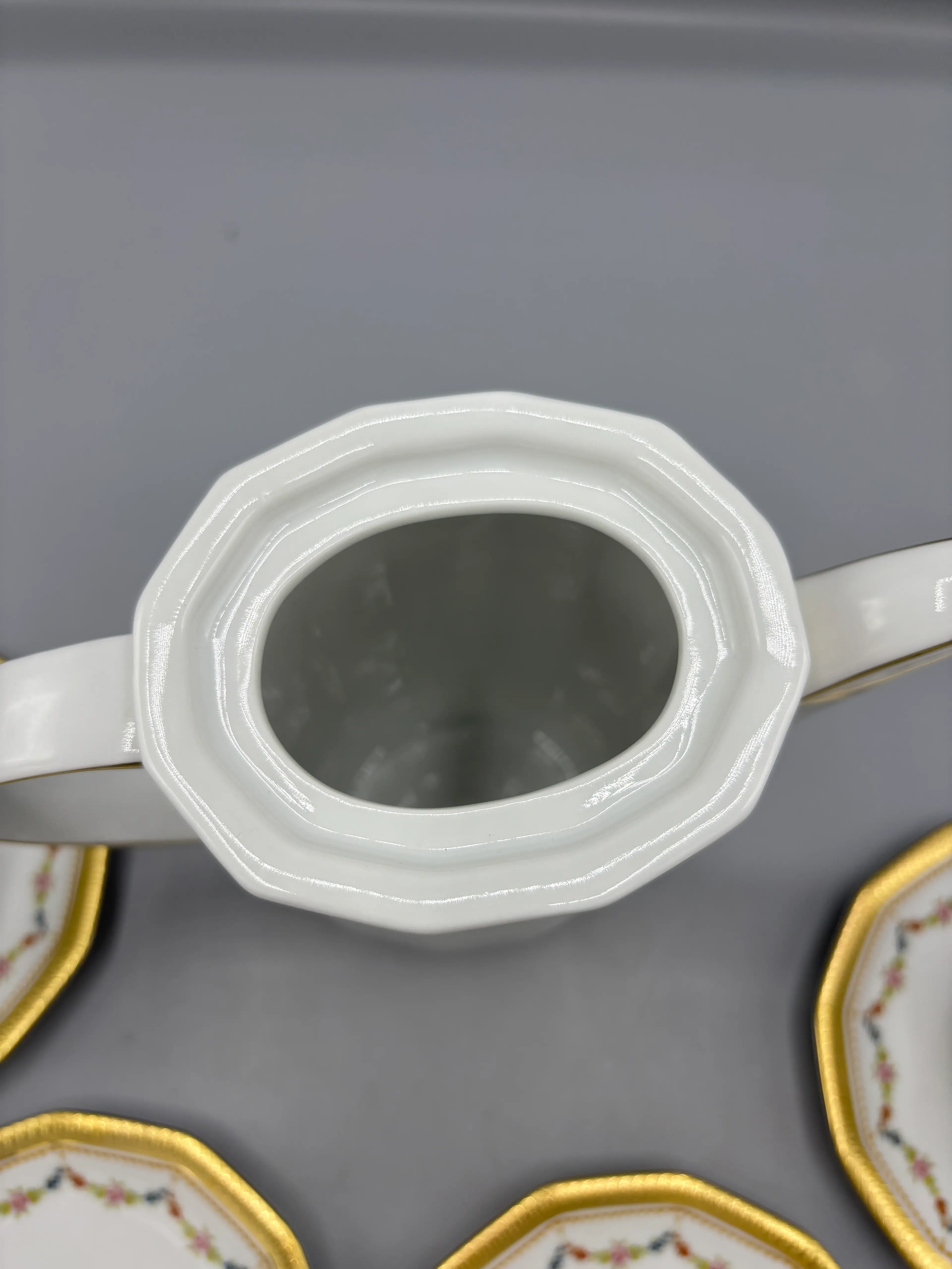 Image 4 of 8