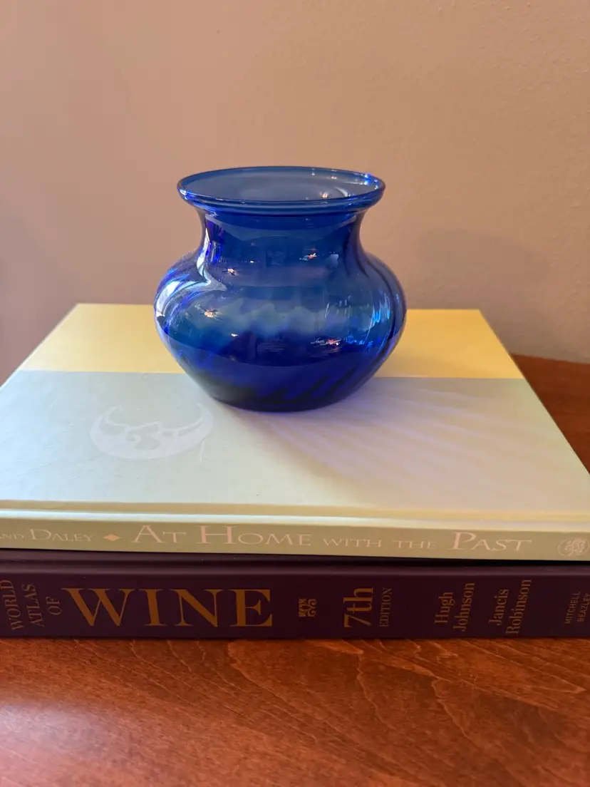 ☀️4” H x 5” W Vintage Indiana Glass Colbalt Blue Vase