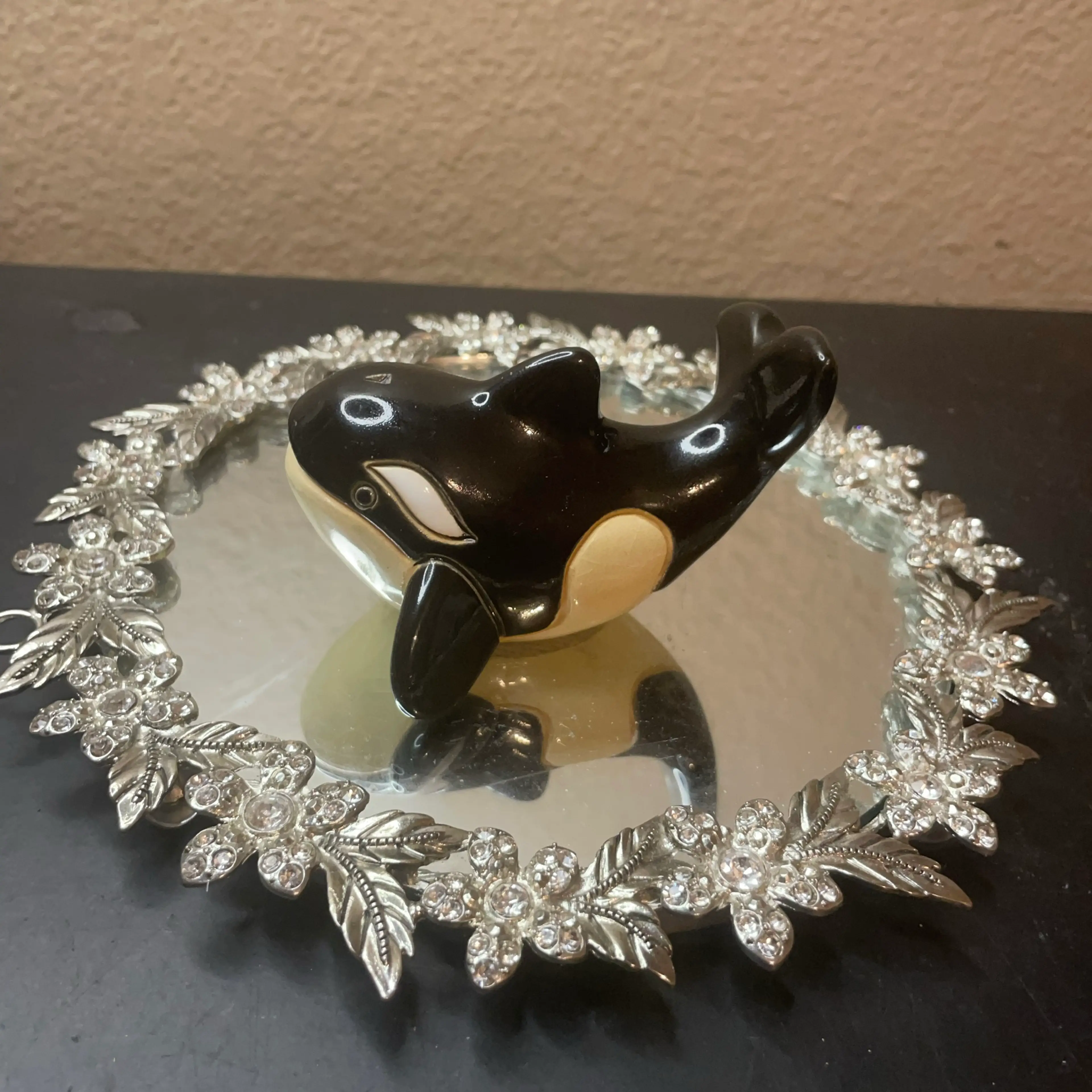Image 2 of 6
