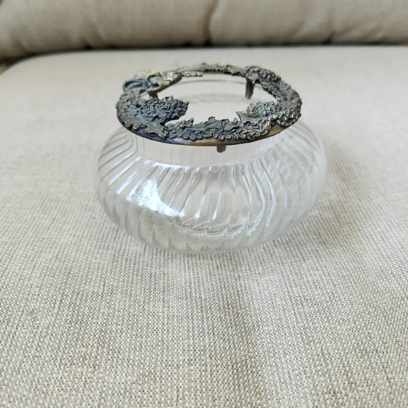 Potpourri Jar from 1993 with Pewter Lid 4 1/2"x3"