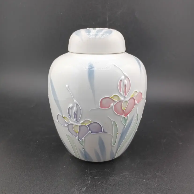 Porcelain Otagiri ginger jar
