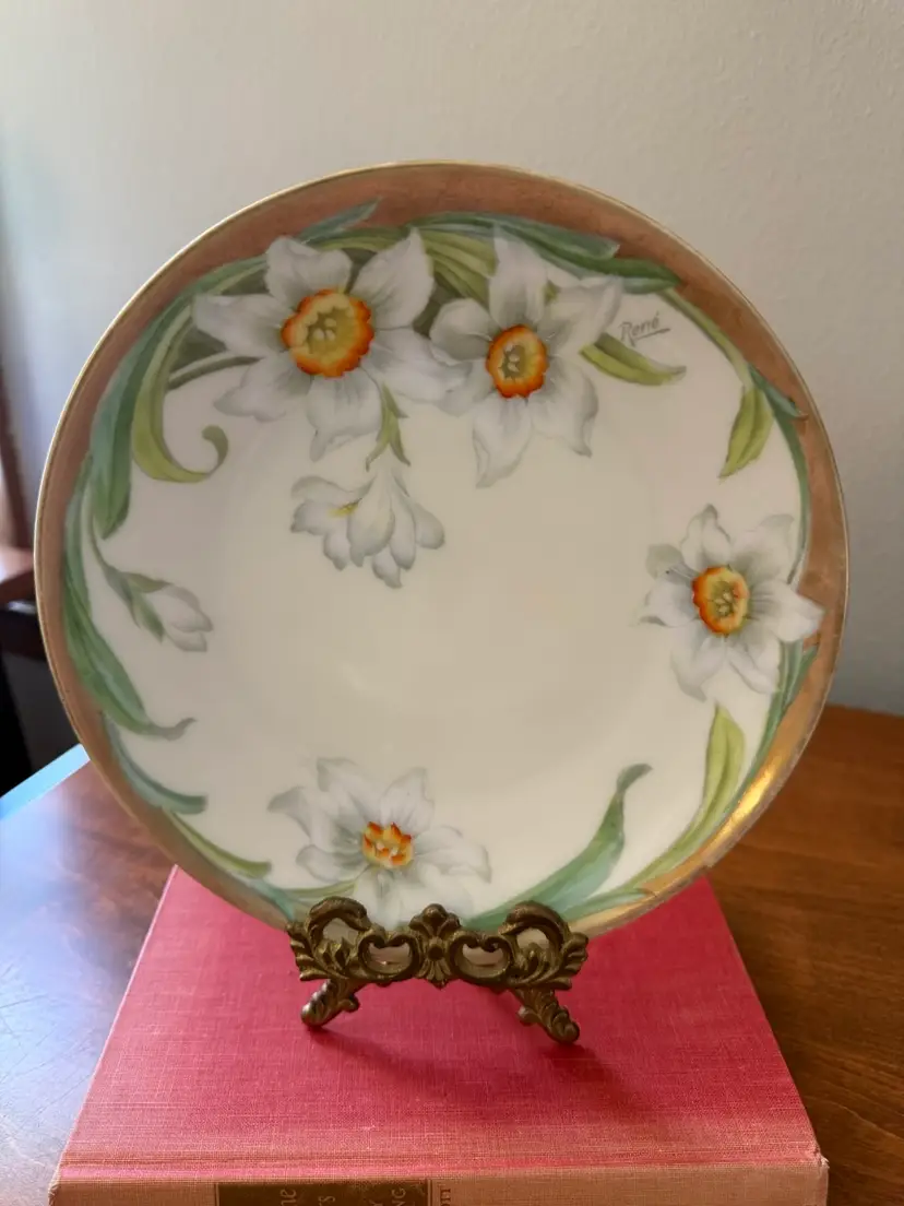 ☀️8-1/2” Antique Porcelain Plate