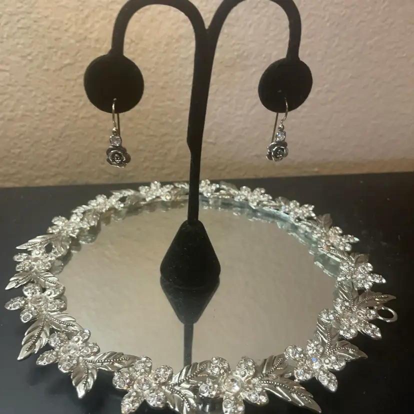 Stunning Marked 0.925 Israel silver dangle w/ CZ Accent Rosette