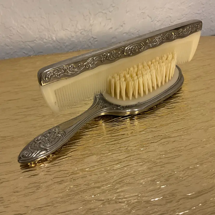 🍁Vintage Silverplate Vanity Hairbrush & Comb Set