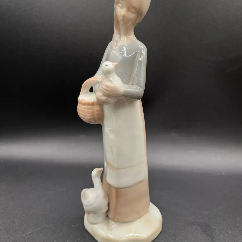 #02 Vintage Price Imports Dreamy Young Farm Girl With Duckling Ceramic Figurine 8.5”” 🐥