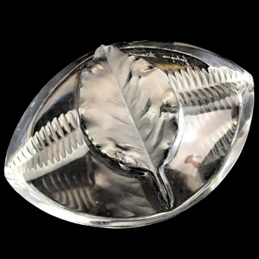Lalique Vincennes Leaf Relief Oval Paperweight