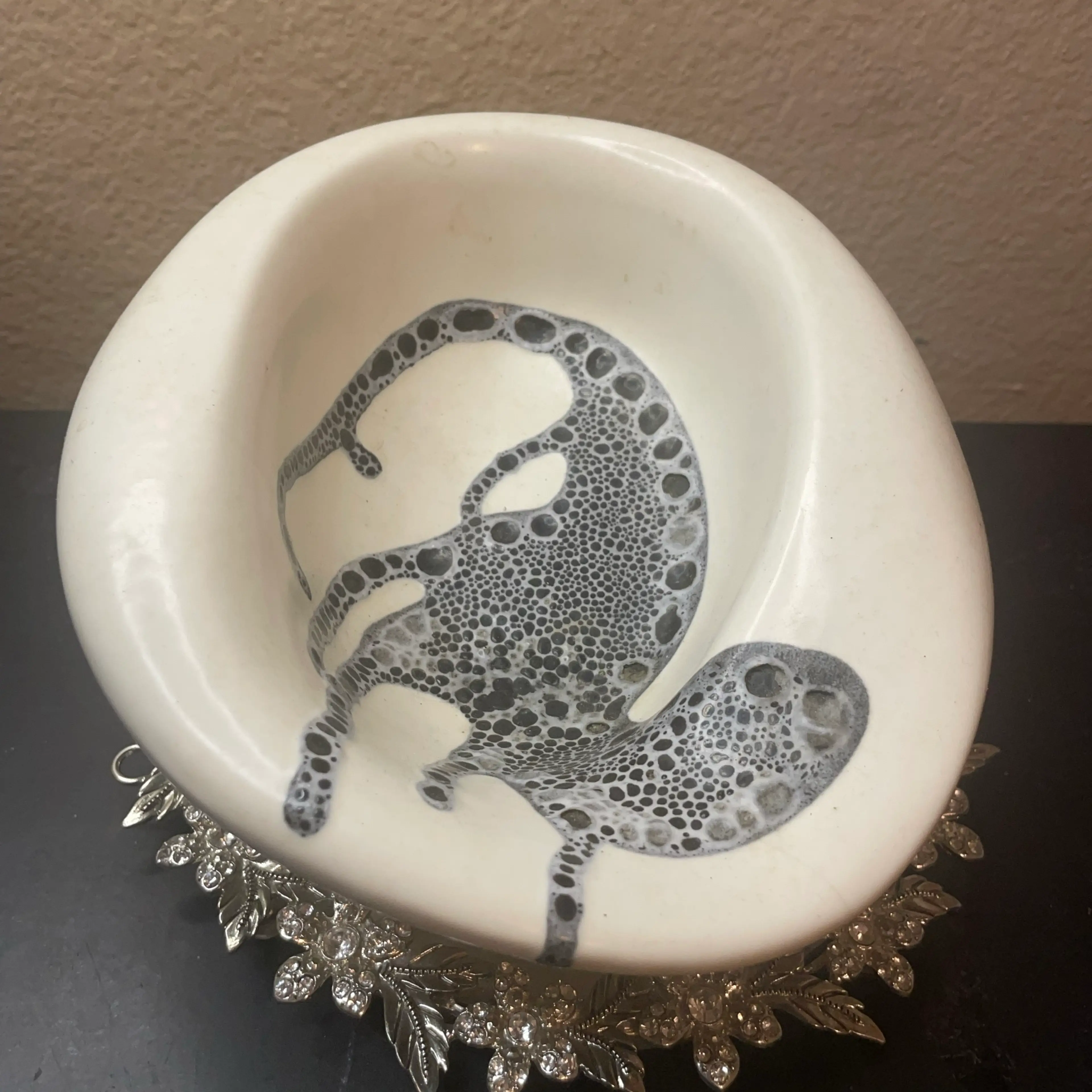 Image 2 of 8