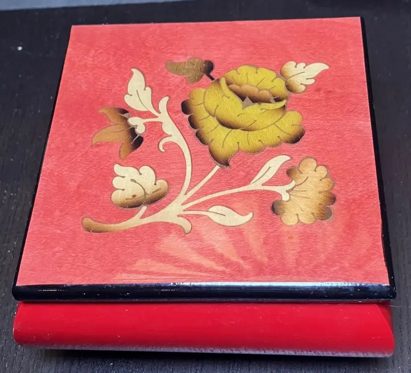 VTG Italian Red Lacquer Jewelry Trinket Box Floral Design Red Velvet Inside