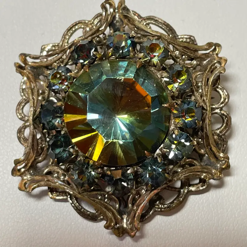 #04 - MCM Watermelon Glass Goldtone Filigree Brooch (READ)
