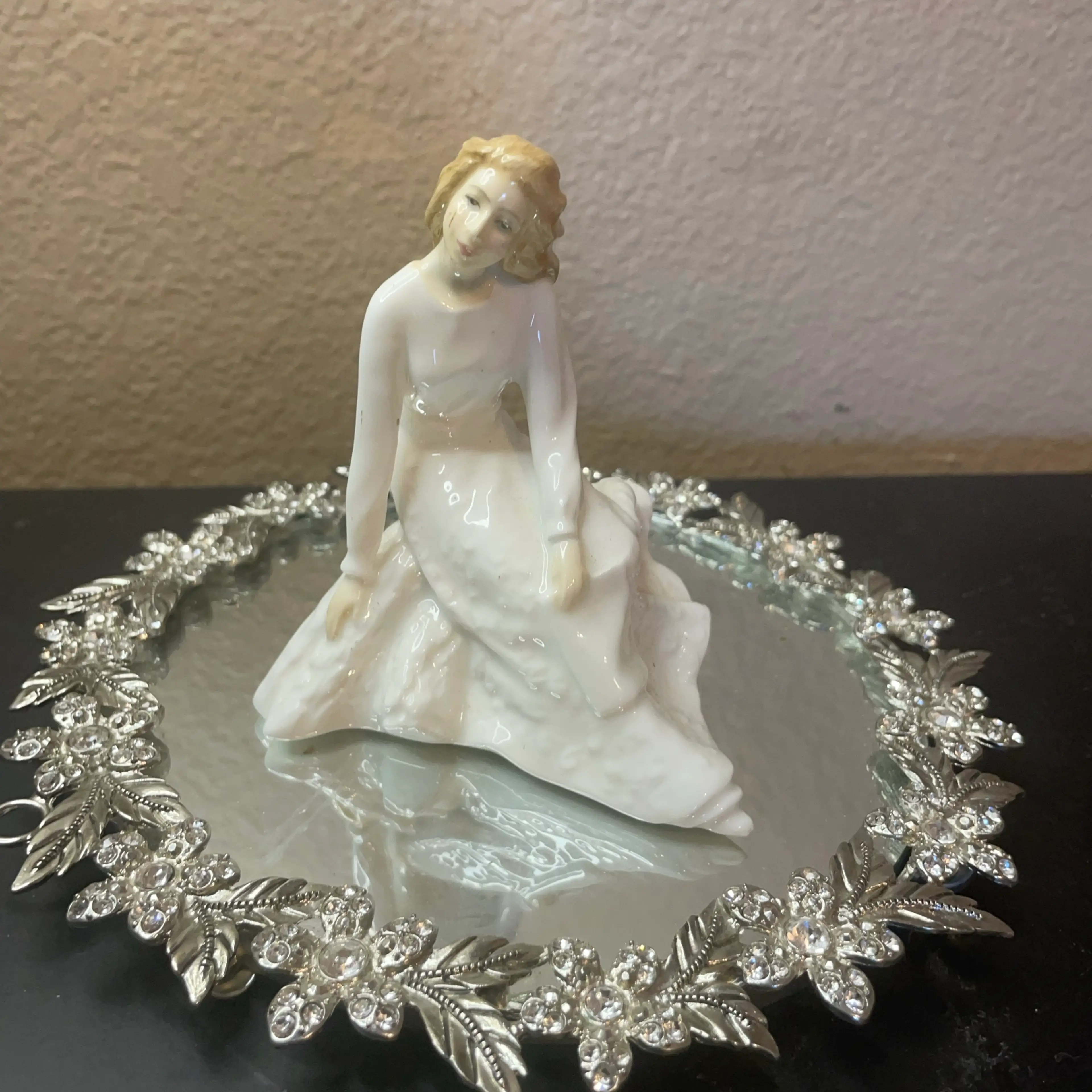 Image 3 of 6