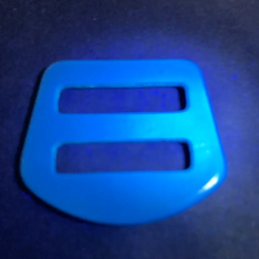 Vintage Buckle 1 1/4” x 1”! UV Reactive 😎