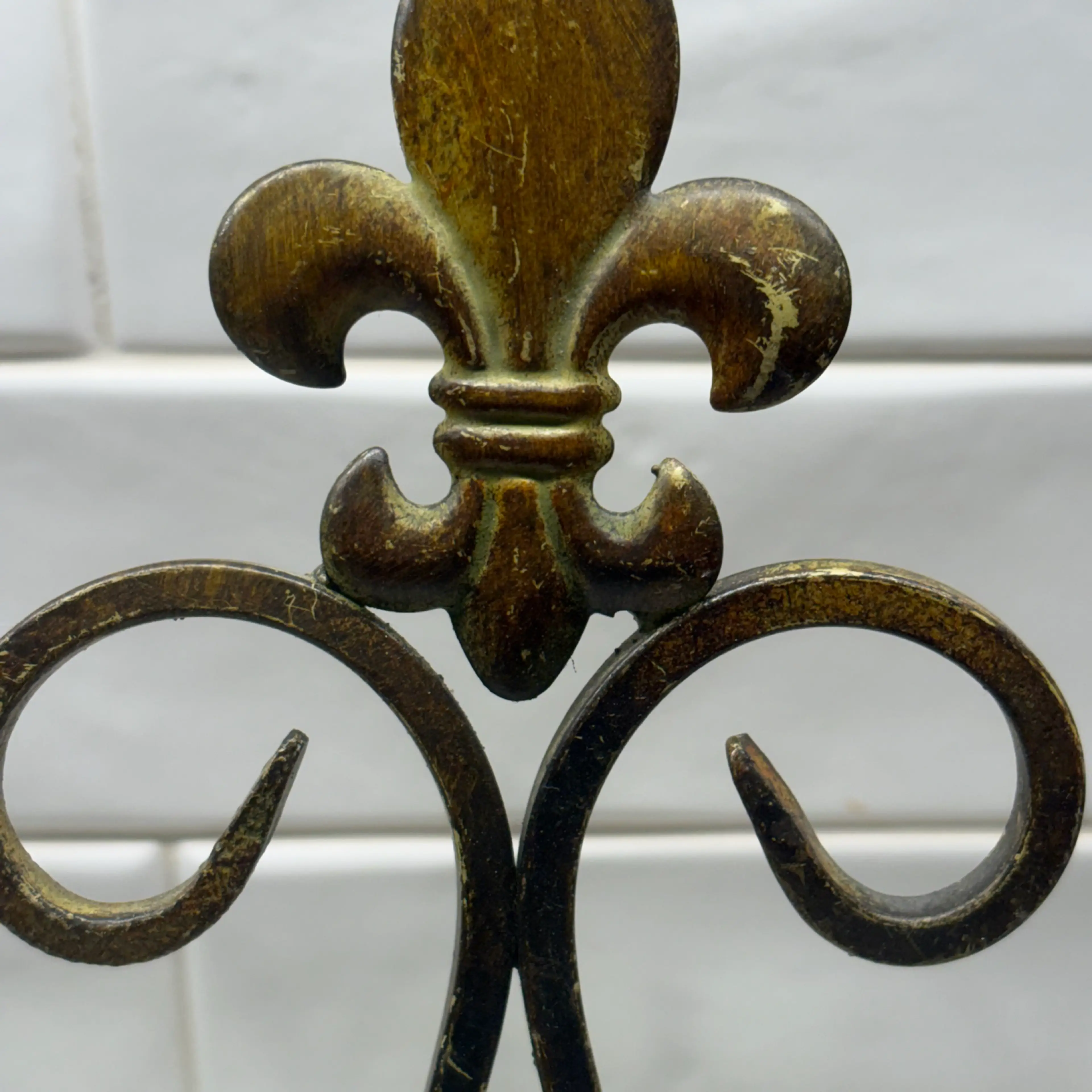 Image 2 of 6
