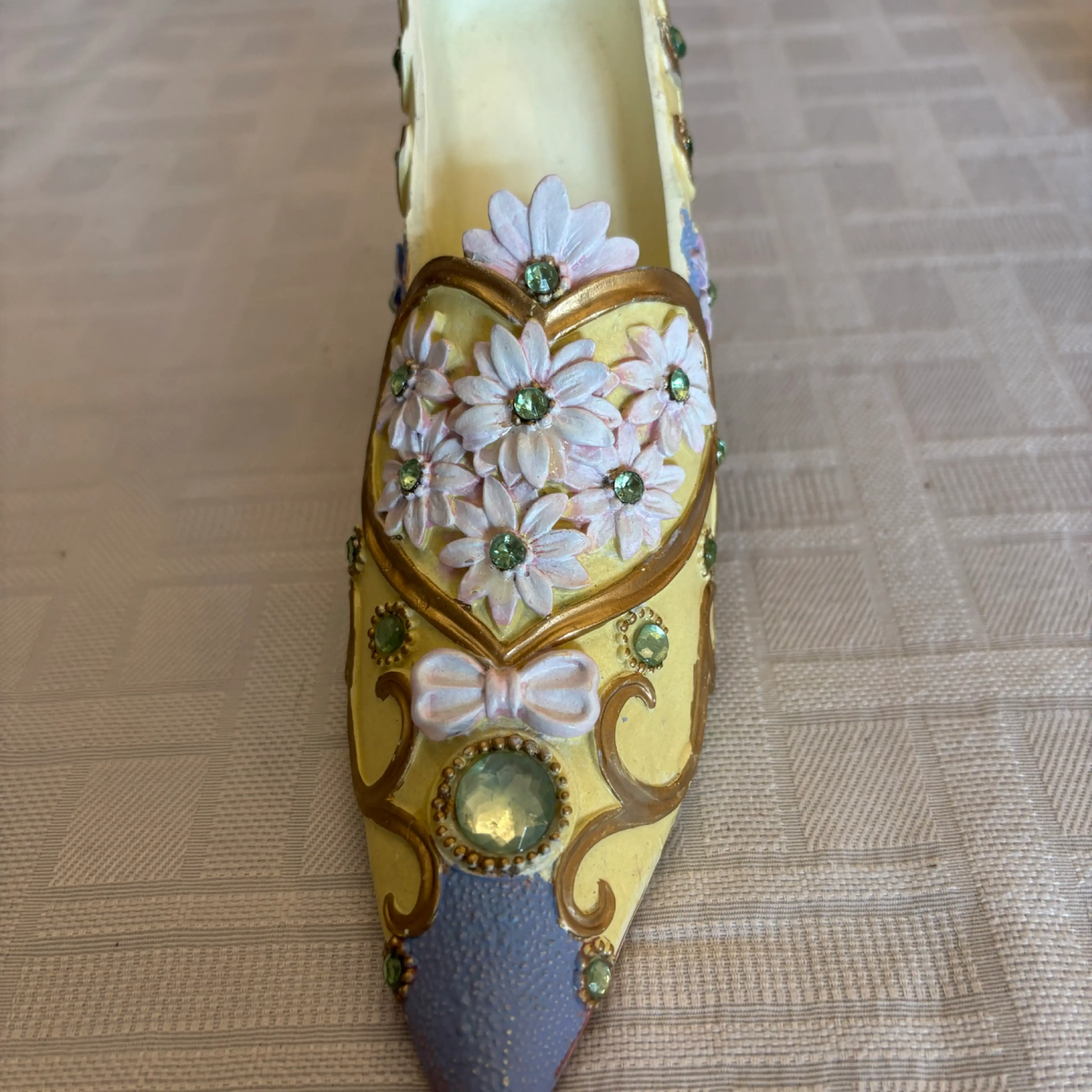 Image 2 of 6