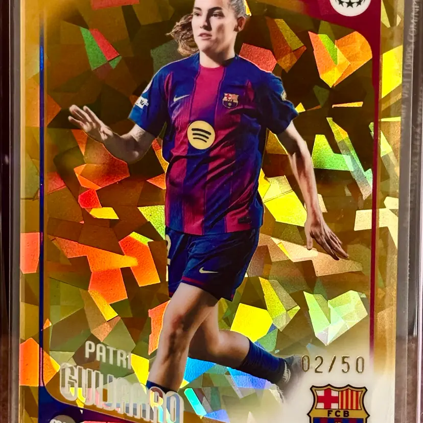 Patri Guijarro 2025/26 Topps Chrome UWCL Sapphire Gold /50 Barcelona Spain