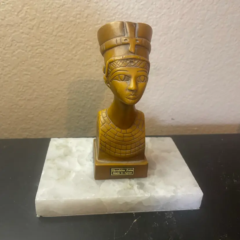 Carved Stone 6” Ibrahim Zein Egyptian Nefertiti bust Paperweight