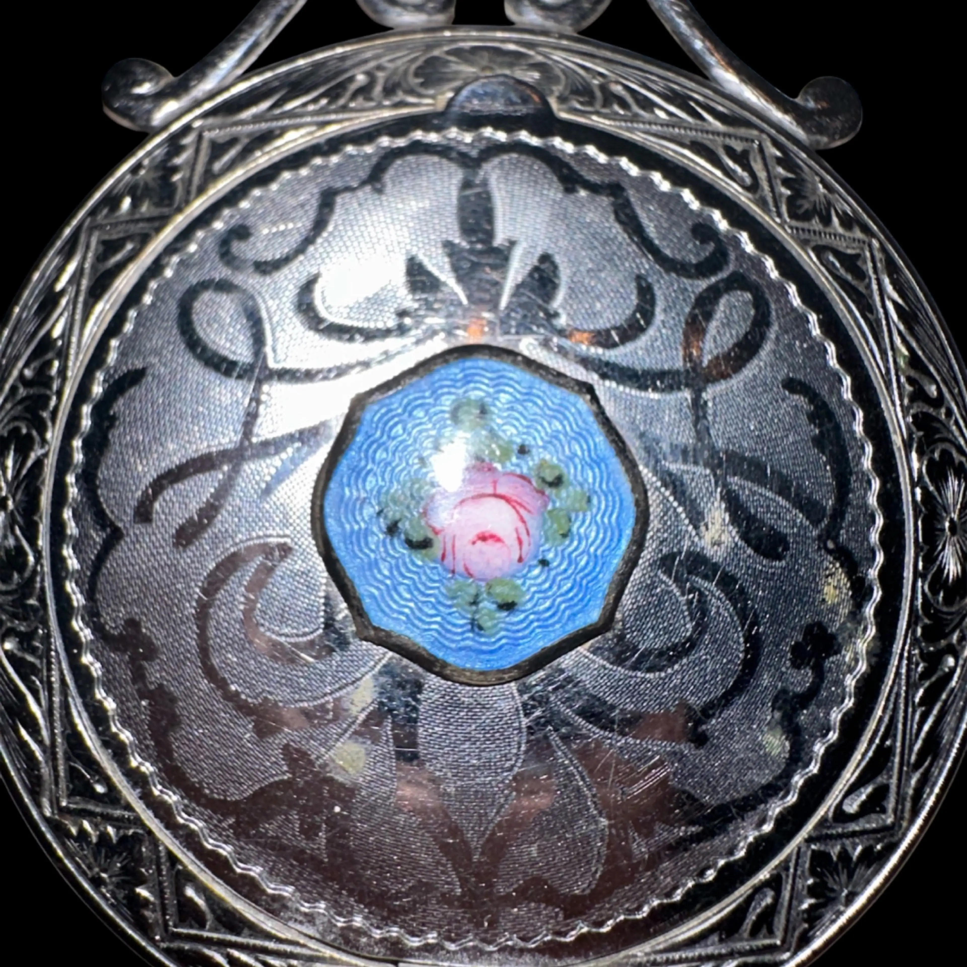 Image 2 of 6