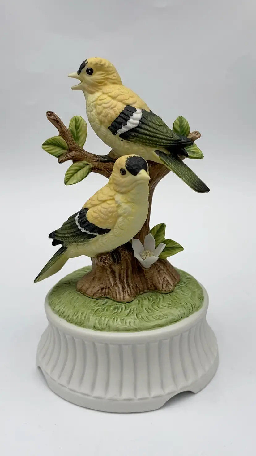 Vintage Lefton Porcelain Music Box, Goldfinch (#03504), "Bye, Bye, Blackbird", MINT