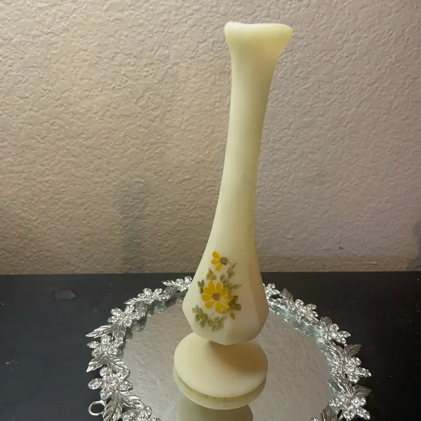 Gorgeous Signed Fenton Daisies Satin Custard Glass 8” Bud Vase