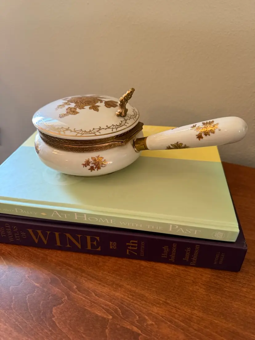 ☀️10” W x 4” H Vintage Andrea By Sadek Silent Butler