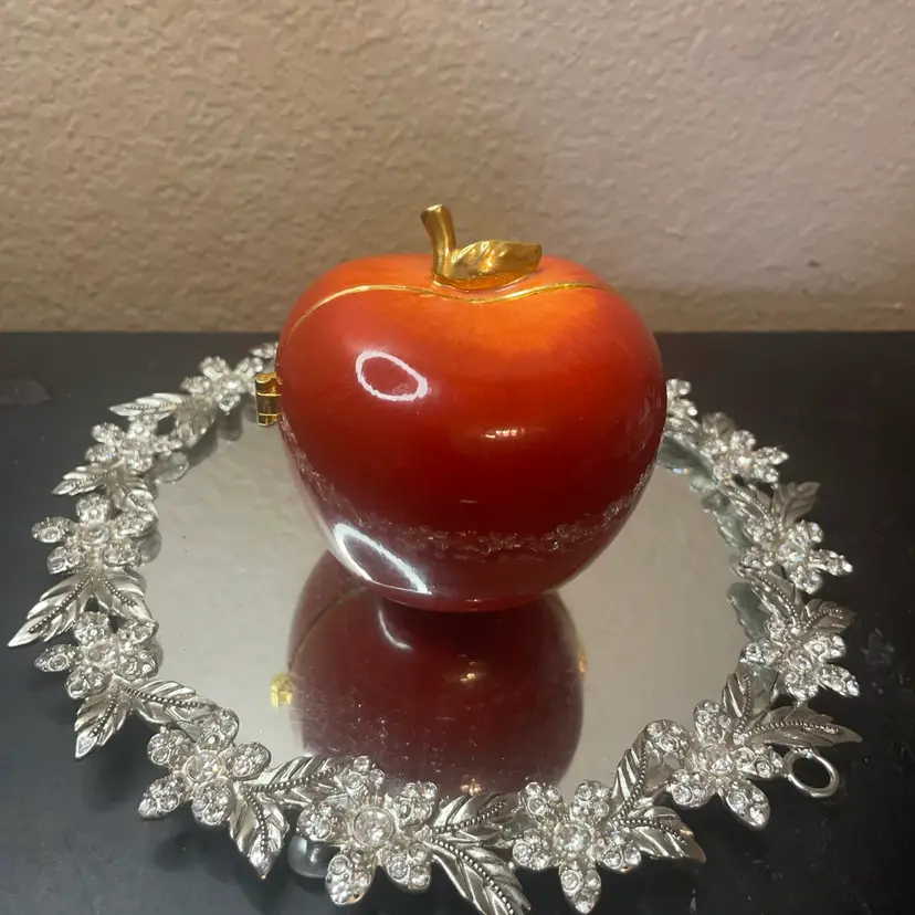 Enamel Musical Apple Teacher Portrait Holder