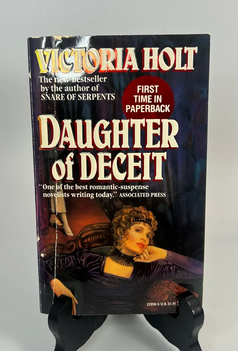 Vintage 'Daughter of Deceit' By Victoria Holt 1992 Paperback Fawcett Crest Book