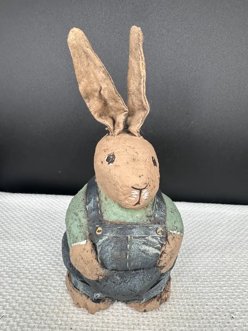 Vintage 1992 Arlene Wobler Folk Art Primitive Bunny