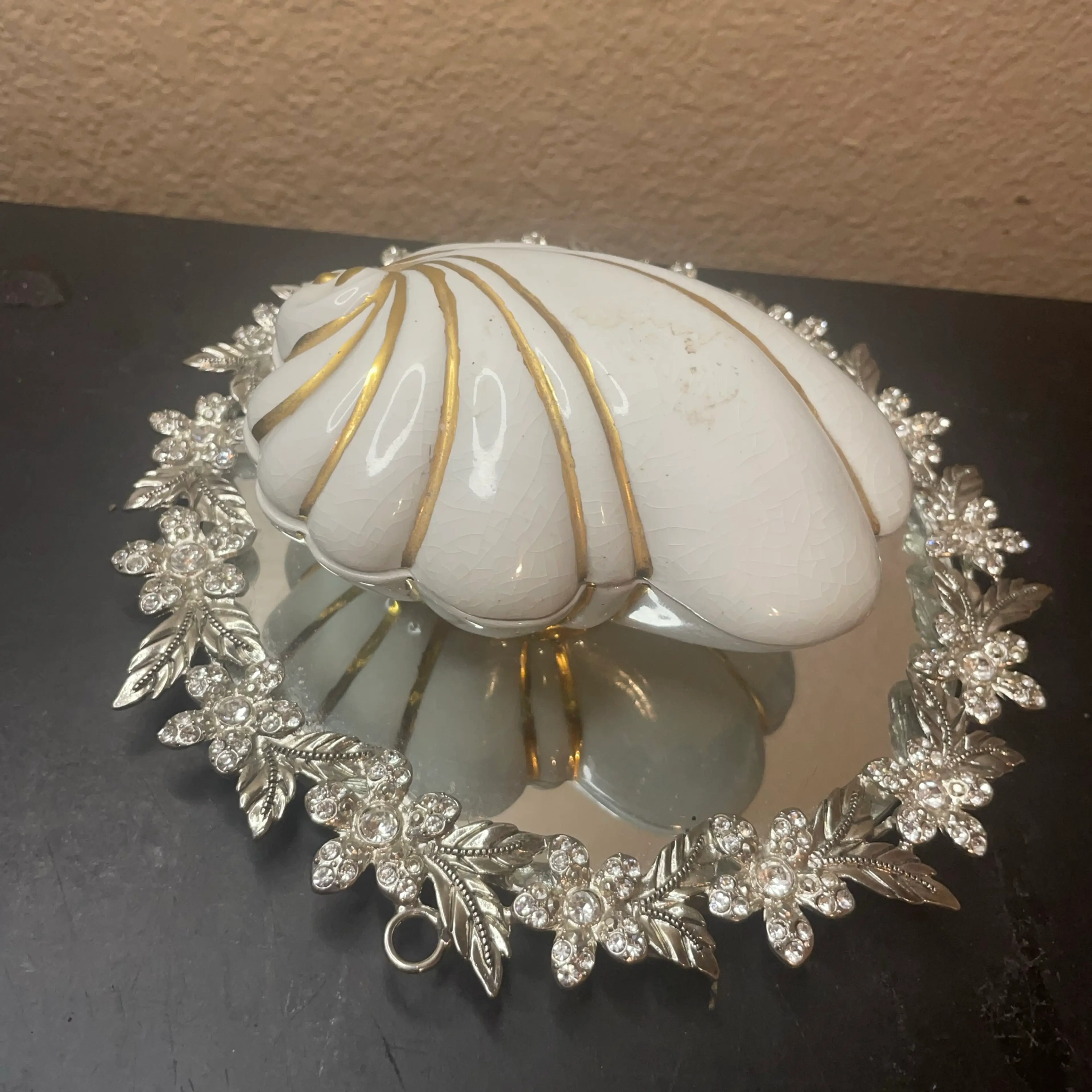 Image 2 of 6
