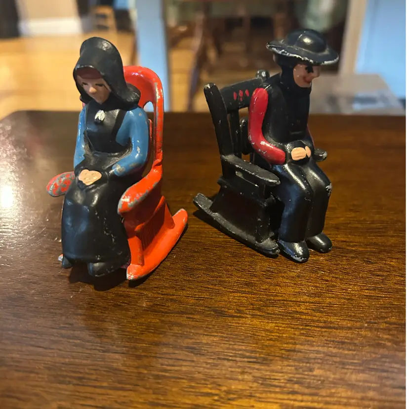 Cast-Iron Saw Pepper Shakers