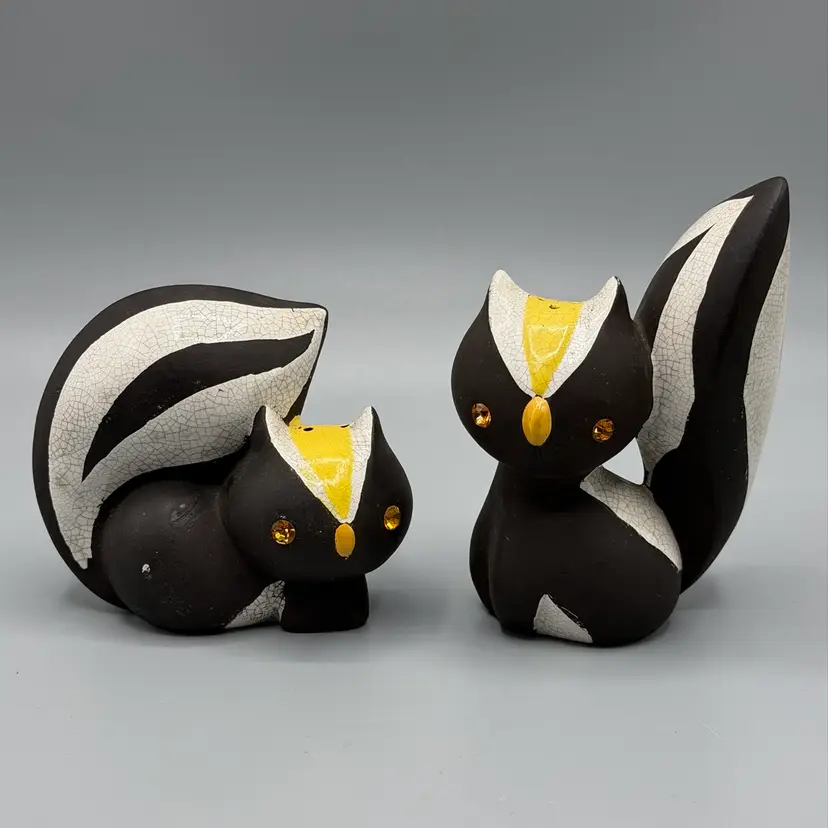 NAPCO Japan Skunk Salt & Pepper Shakers MCM Gem Eyed Yellow Stripe Mid Mod