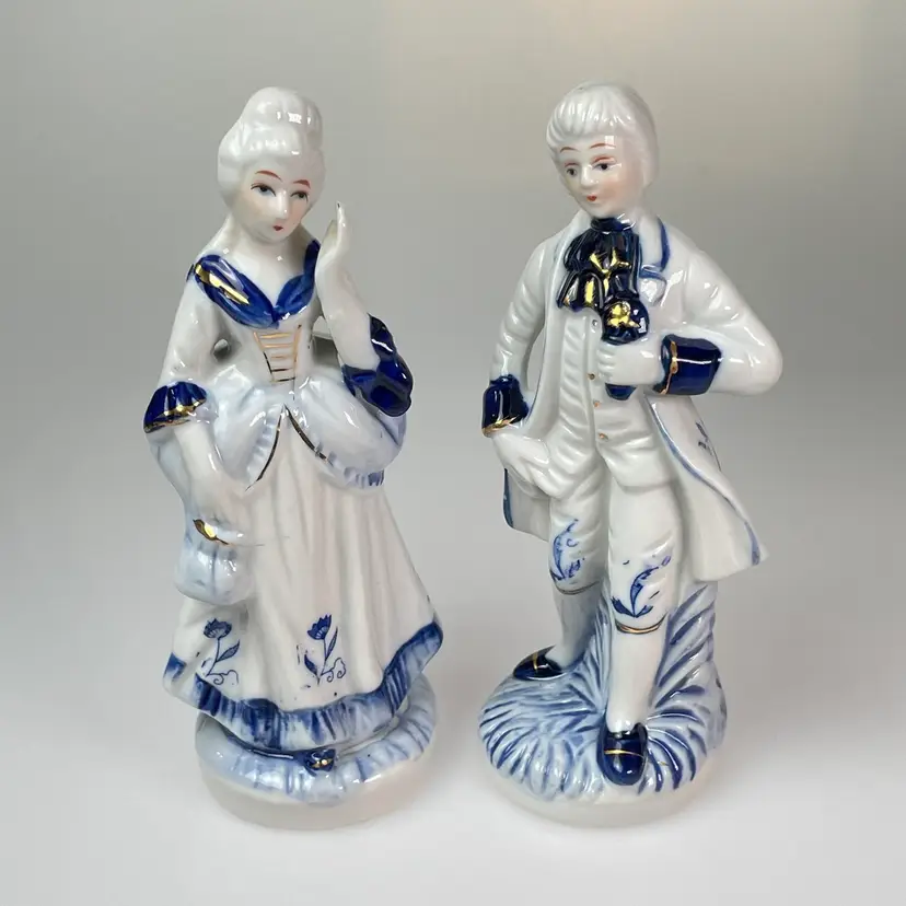 Pair Blue White Porcelain Courting Couple Man Woman Vintage Rococo Figurines READ 6"