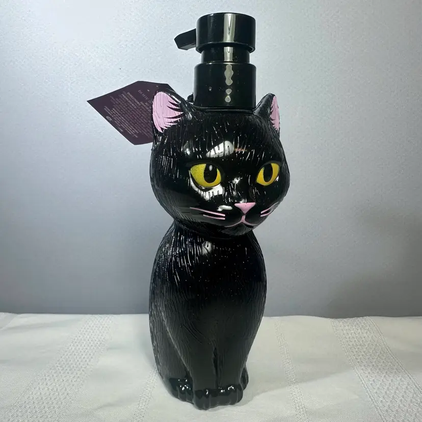 Body & Soul Bath Co. Haunted Berry Black Cat Liquid Hand Soap 18 fl oz - NWT