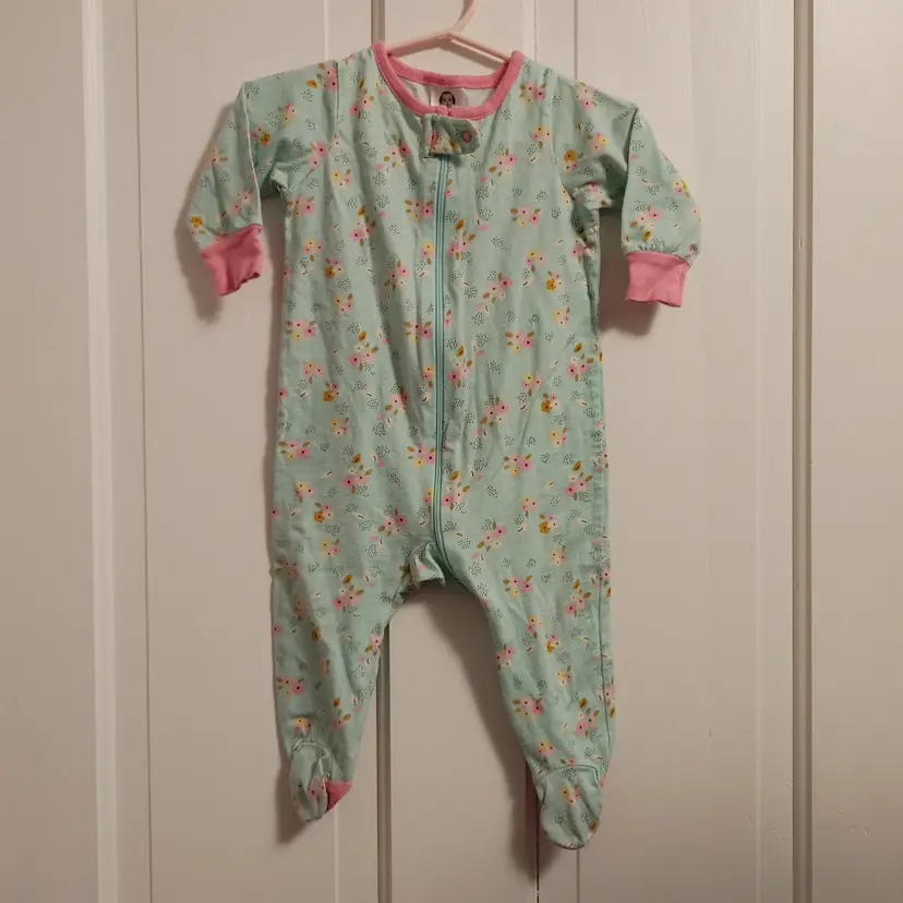 Kids- Brand: Gerber. Size 3-6 Months. Mint floral sleeper. Material- 100% cotton. No callouts.
