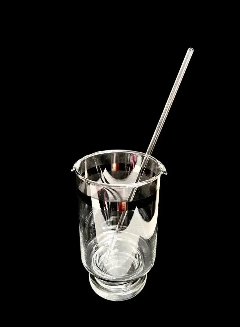 Vintage Dorothy Thorpe 32 oz Double Pour Spout Silver Band Cocktail Mixer w/Stir Stick