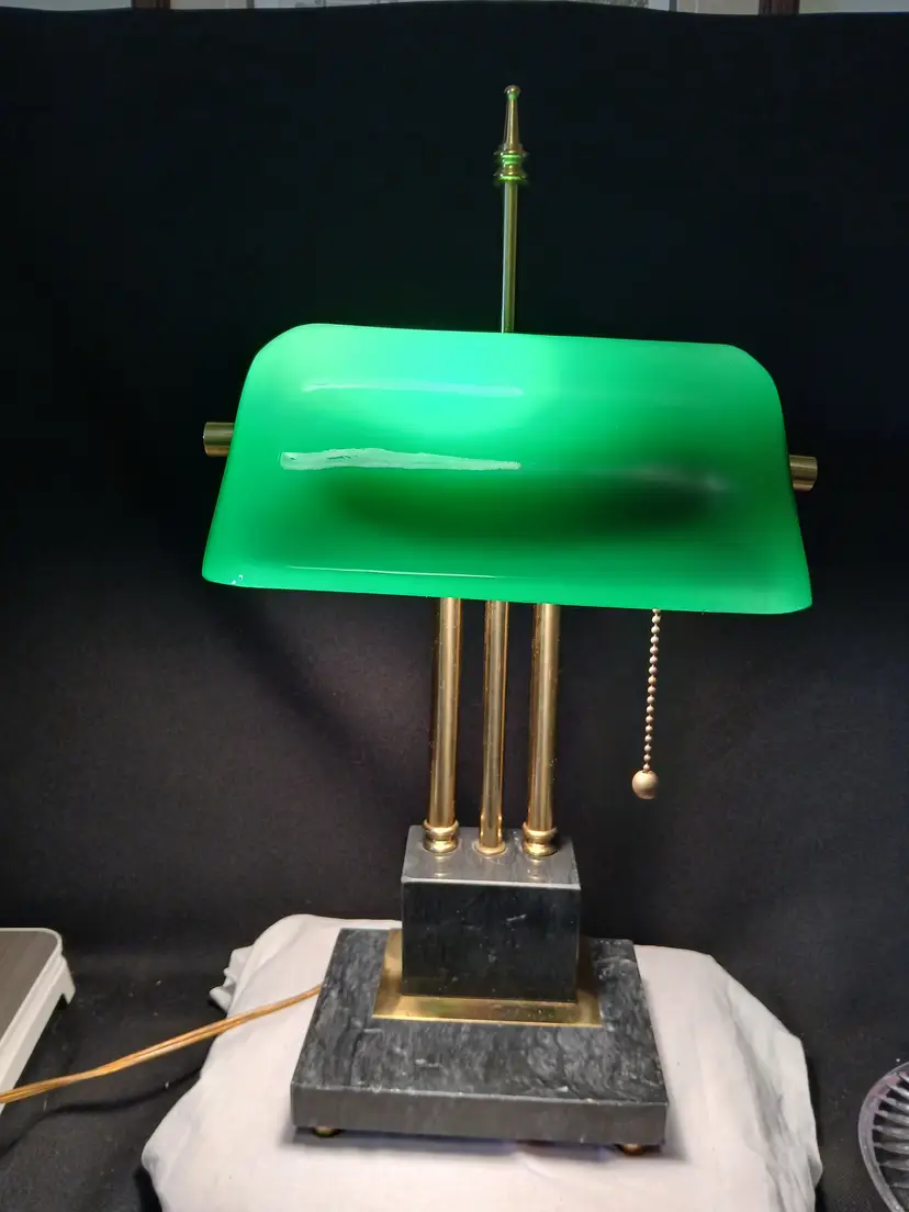 Vintage Green Glass Banker's Lamp (works)