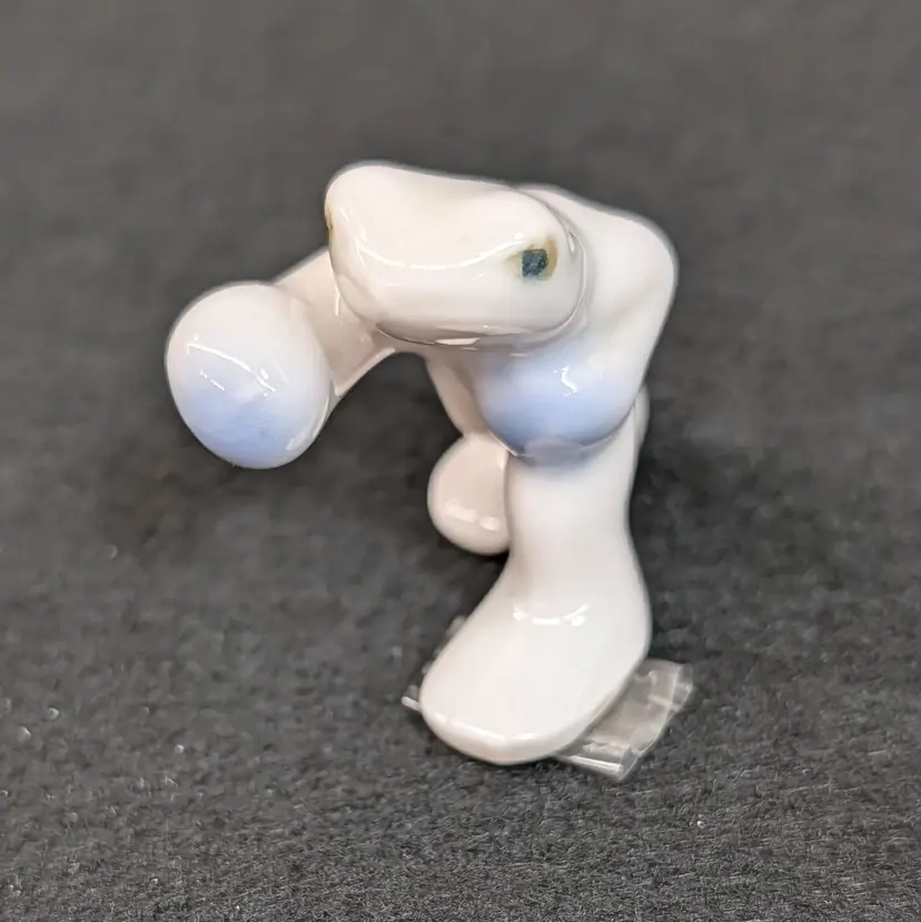 Vintage Ceramic Boxing Fighting Frog Toad Figurine Funny Blue Gloves 1-5/8"