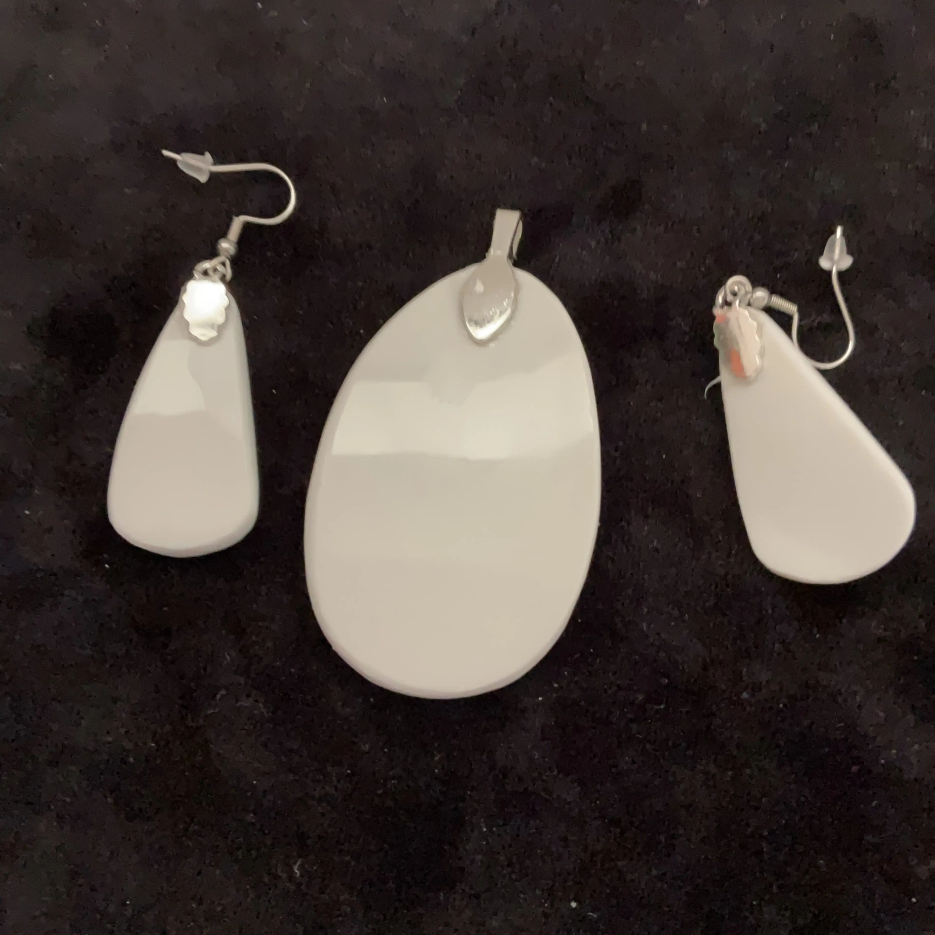 Image 2 of 2