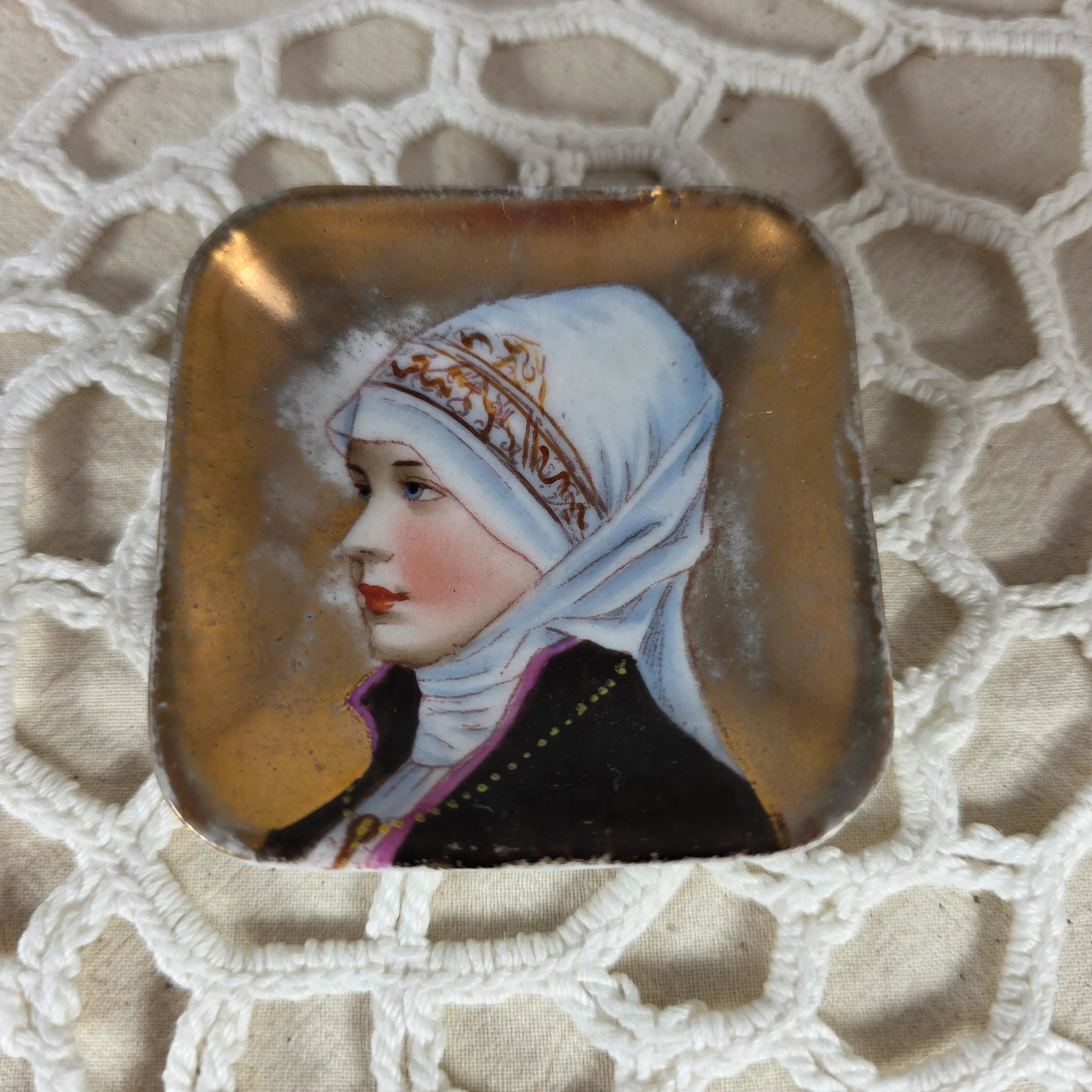 Image 1 of 4