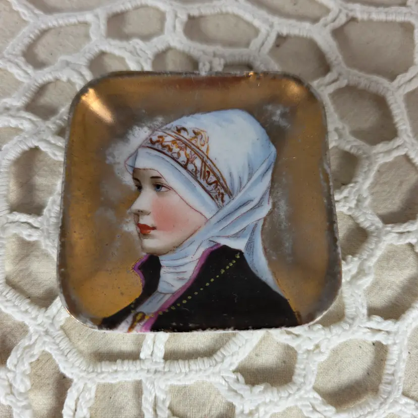 Hand Painted Miniature Portrait Dish With Gilded Rim Border Victorian Era Circa 1880-1900