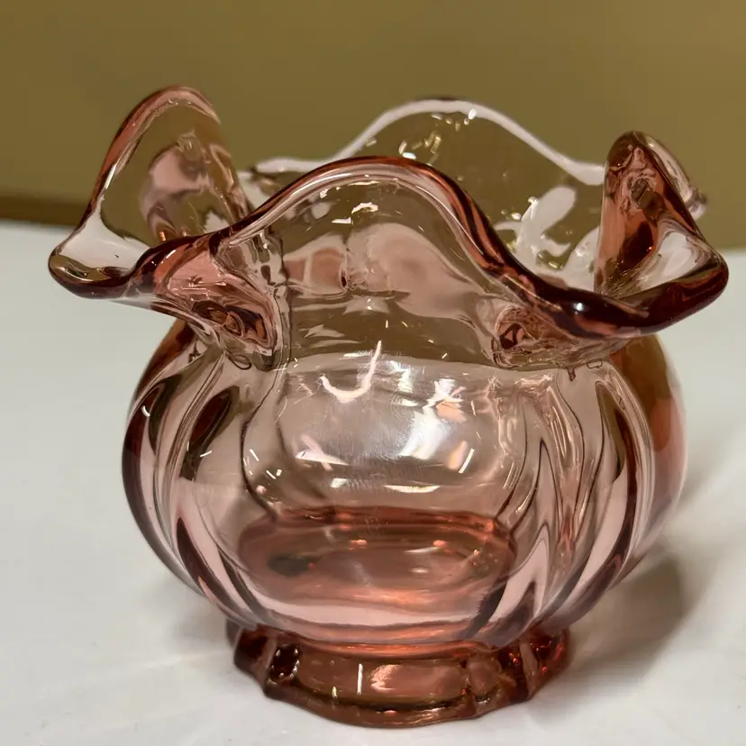 Fenton Art Glass Cranberry Melon Ruffled Rose Bowl Vase 1980 3.75” tall 4.5” dia