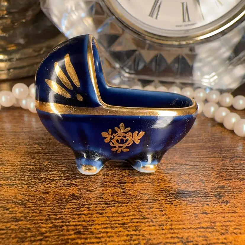 😻 vintage Limoges France miniature porcelain baby bassinet, cobalt blue finish w/22K gold gilding details