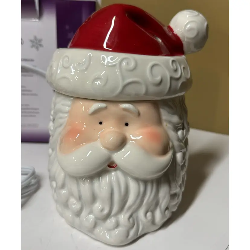 Scentsy Saint Nick Ceramic Warmer Full Premium Size Holiday Collection in box