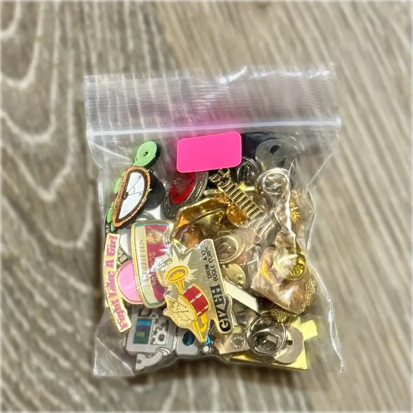 Lapel Pin Lot Mixed Vintage/Contemporary Lapel Pins J25