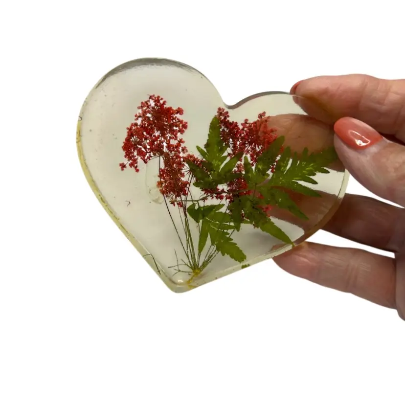 Dried Mini Flowers In Lucite Heart Shaped Paperweight / Decorative 3 3/4”